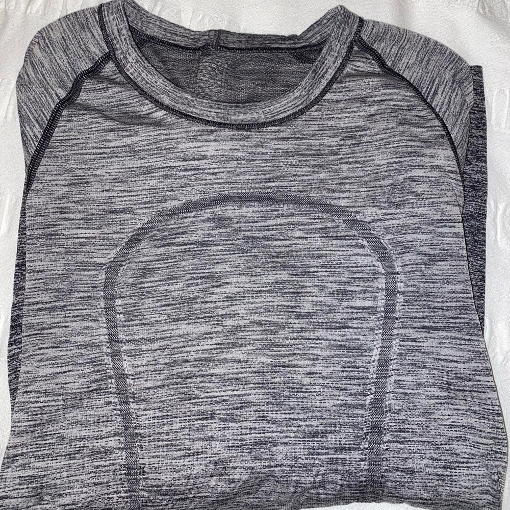 Lululemon work out shirt